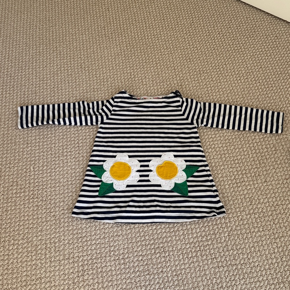 Mini Boden 4-piece Set! Two tops, Sweatshirt, and Leggings sz 2-3 years - Picture 6 of 13